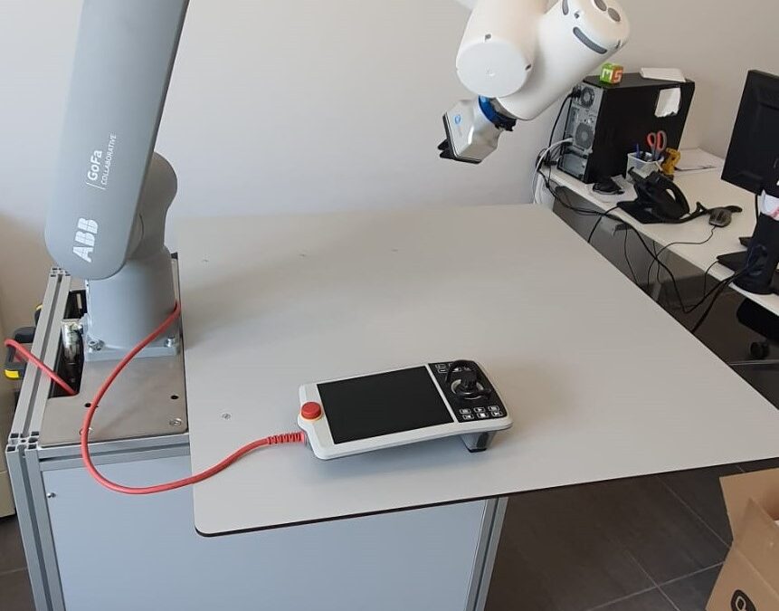 New Laboratory Bench with ABB GOFA Collaborative Robot CRB15000